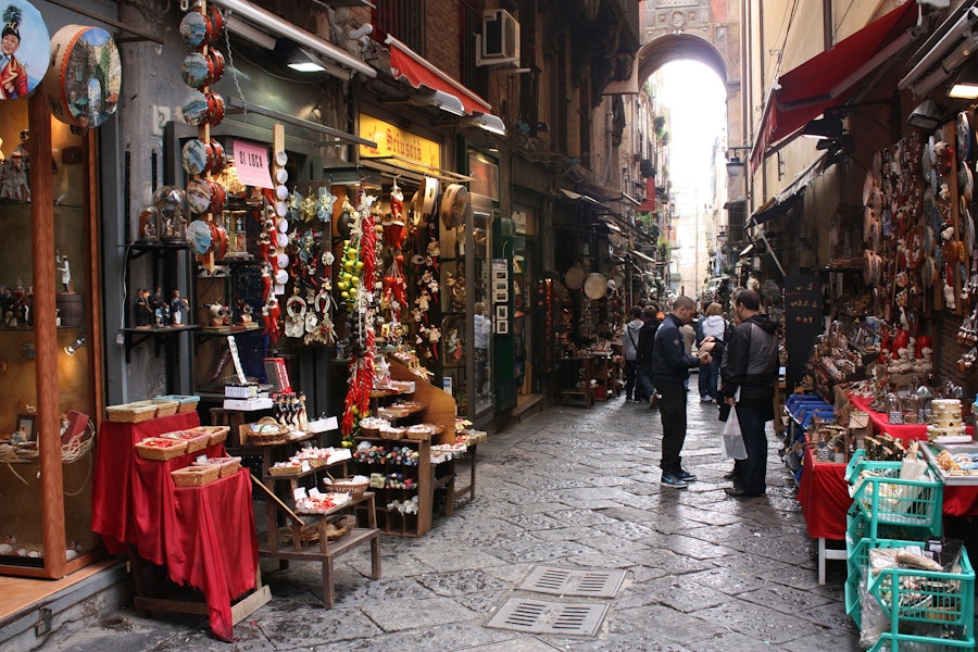 naples-spaccanapoli