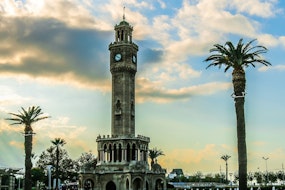Destination Izmir Turquie minaret