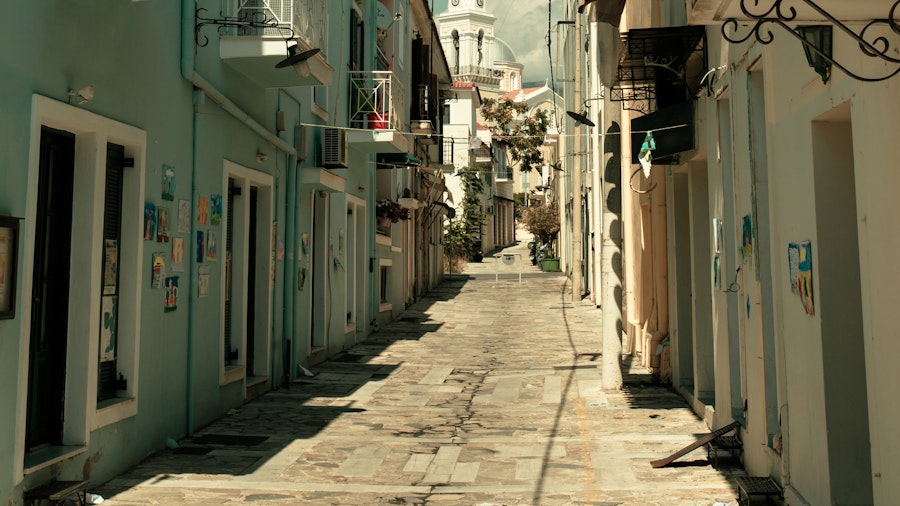 Rue de la vieille ville de Kalamata en Grèce