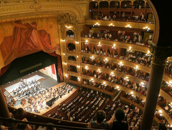 Concert musique classique orchestre à l'opéra