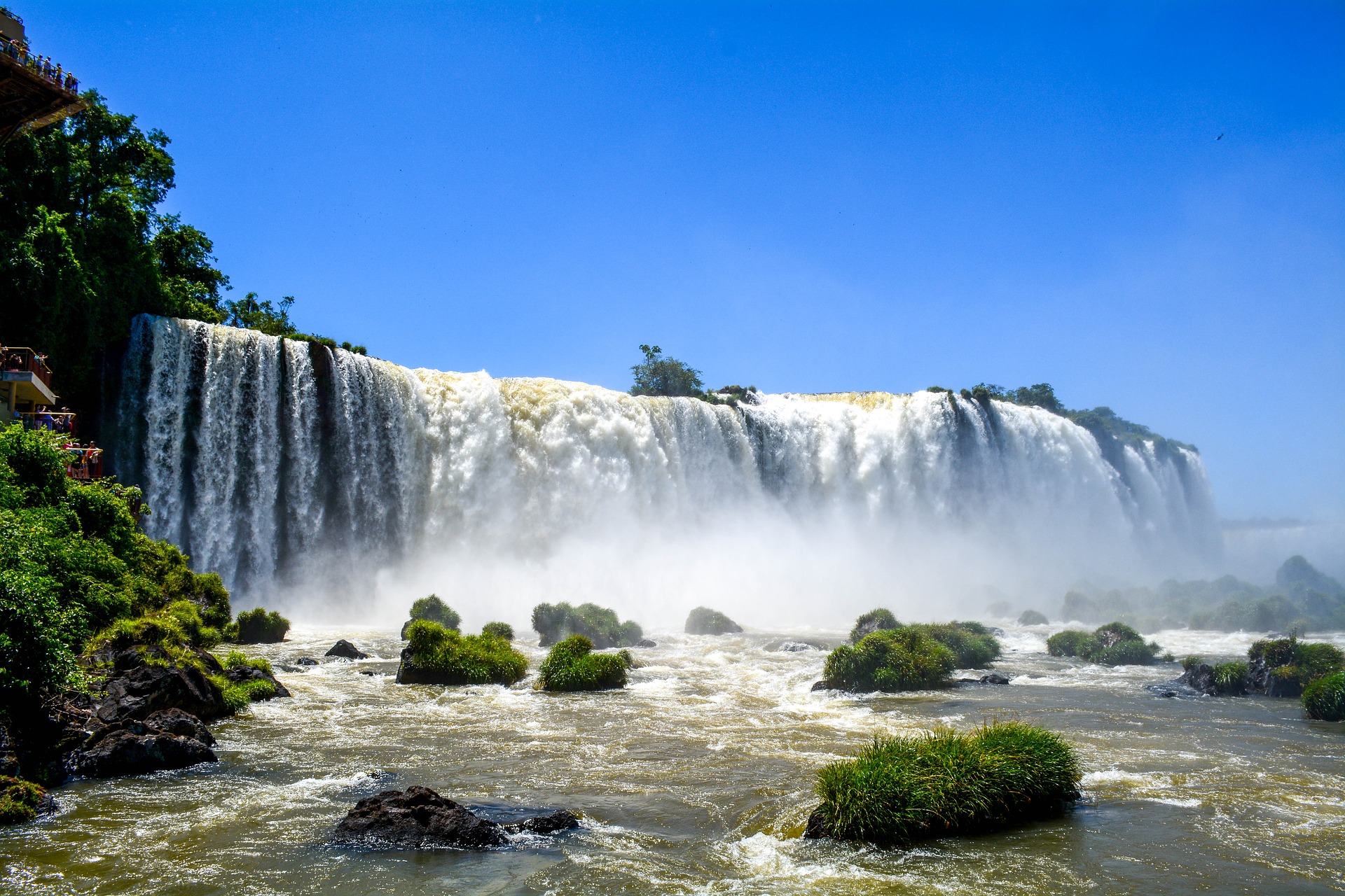Les chutes d'eau de Iguaçu vers São Paulo au Brésil