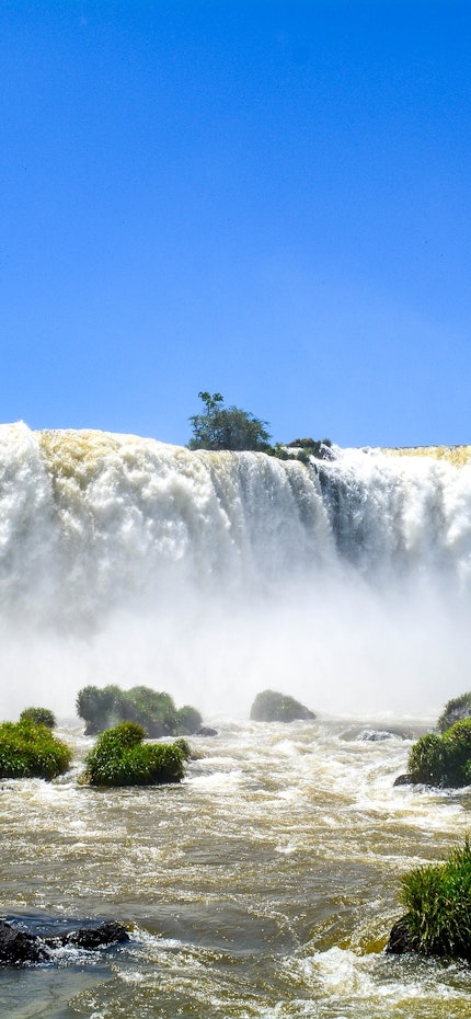 Les chutes d'eau de Iguaçu vers São Paulo au Brésil