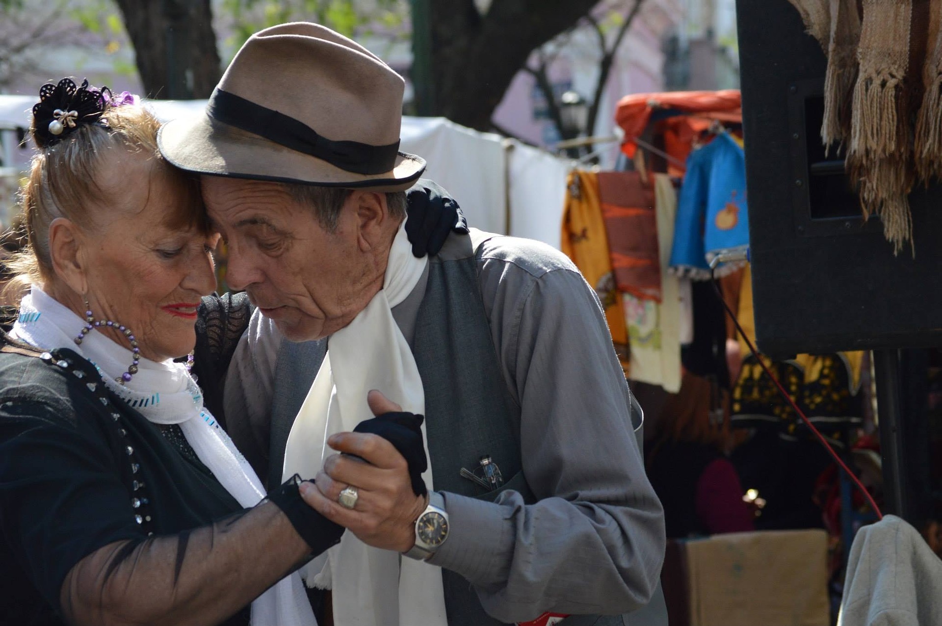 Couple dansant le tango argentin à Buenos Aires