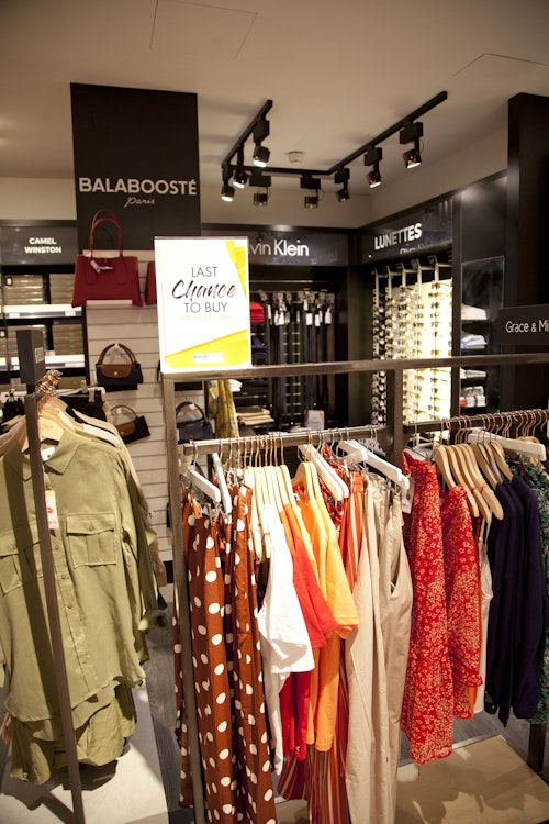 Commerces Aelia DutyFree vêtements