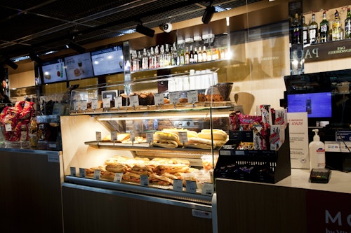 Restaurant Bar 221 3