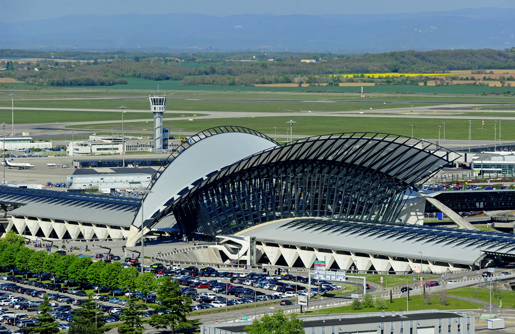 Gare TGV et parkings de Lyon Saint-Exupéry