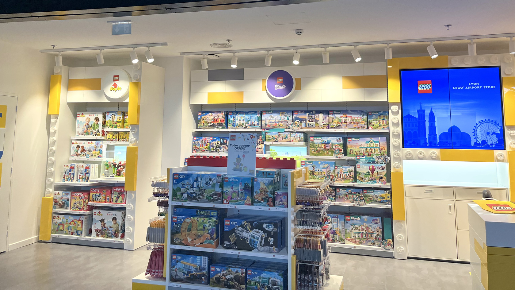 LEGO Terminal 1 Boarding area Shops Lyon A roport