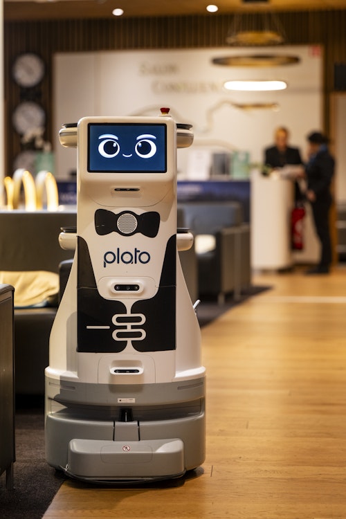 Robot Plato Salon Confluence