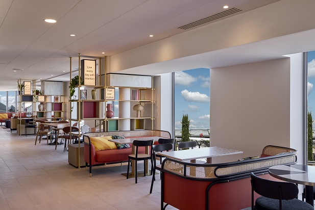 Logo Restaurant Hampton by Hilton